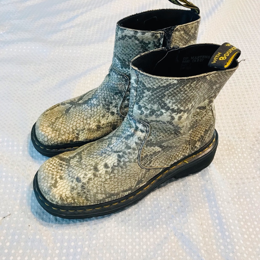 Dr Martens Snake Skin Leather Zip Boot Made In England  7 UK/US 9 VTG 90s